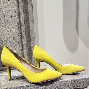 NWOB INC International Concepts Zitah Pointed Toe Pumps Size 9